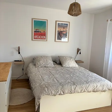 Chez Les Filles * Bourdeilles