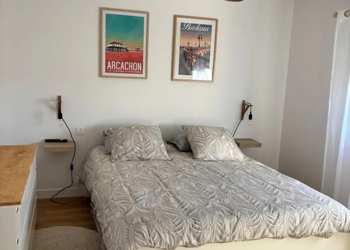 Chez Les Filles * Bourdeilles